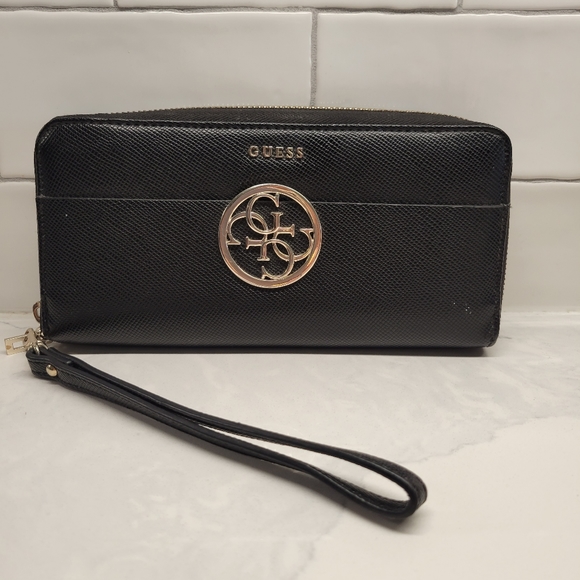 Guess wallet - Picture 1 of 4